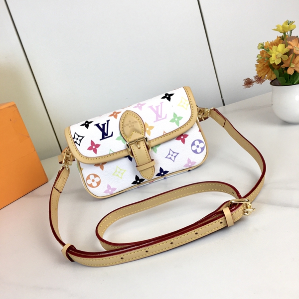 ルイヴィトンバッグ背面デザイン